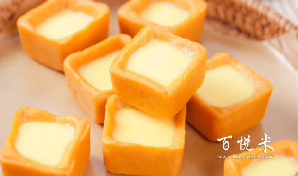 一道中式改良版的紅薯布丁，老人寶寶都能吃的小布丁